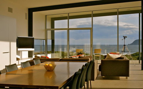 Cloudy Bay Beach House - Maitland Accommodation 1
