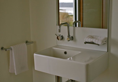 Cloudy Bay Beach House - Maitland Accommodation 20