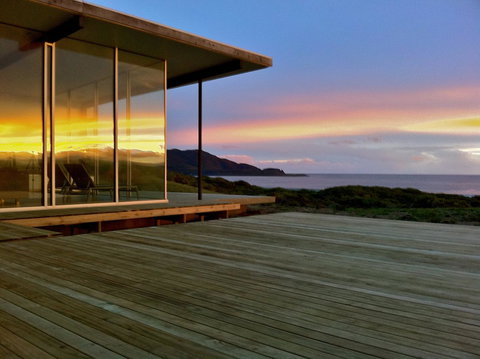 Cloudy Bay Beach House - Maitland Accommodation 7