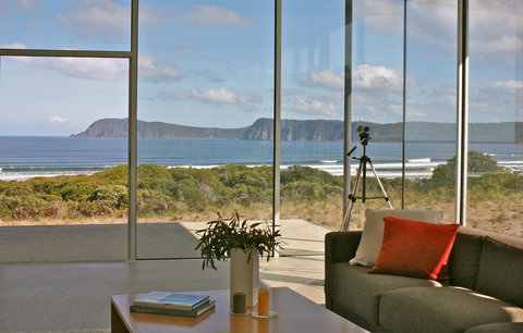 Cloudy Bay Beach House - Maitland Accommodation 10