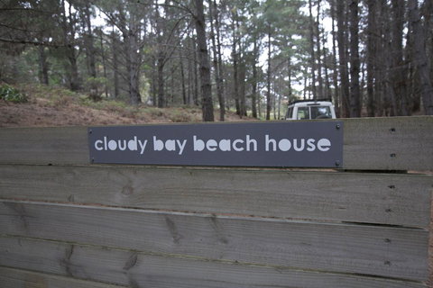 Cloudy Bay Beach House - Maitland Accommodation 4