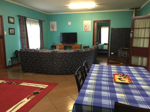 Blue Wren Bungalow - Maitland Accommodation 8