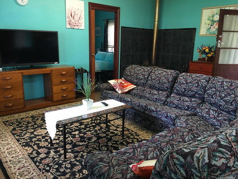 Blue Wren Bungalow - Maitland Accommodation 5