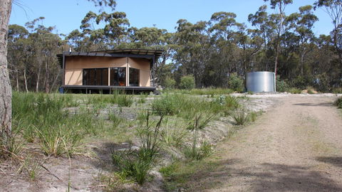 BAY OF FIRES ECO HUT Off Grid Experience At Binalong Bay - Maitland Accommodation 20