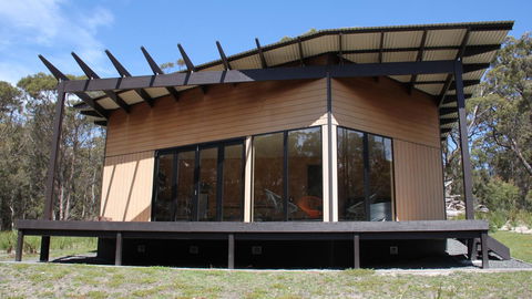 BAY OF FIRES ECO HUT Off Grid Experience At Binalong Bay - Maitland Accommodation 21