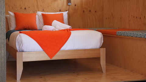 BAY OF FIRES ECO HUT Off Grid Experience At Binalong Bay - Maitland Accommodation 3