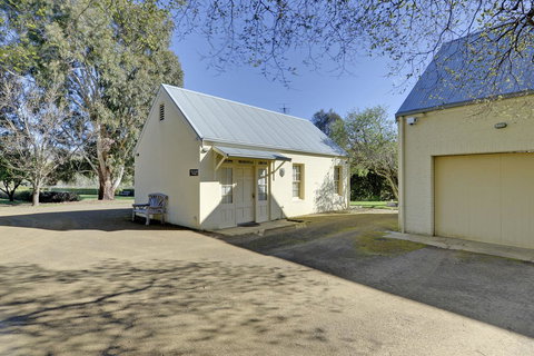 The Mill House Cottage - Maitland Accommodation 4