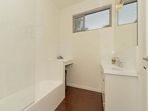 Cloudy Bay Lagoon Estate - Maitland Accommodation 15