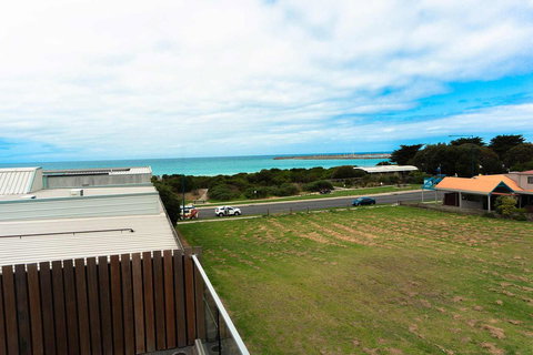 The Apollo - Maitland Accommodation 15