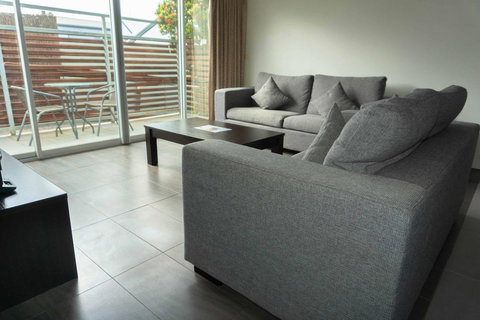 The Apollo - Maitland Accommodation 14