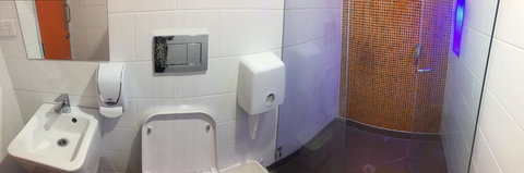 Europa Melbourne - Maitland Accommodation 13