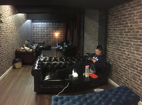 Europa Melbourne - Maitland Accommodation 6