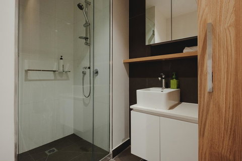 Mono Apartments On La Trobe Street - Maitland Accommodation 4