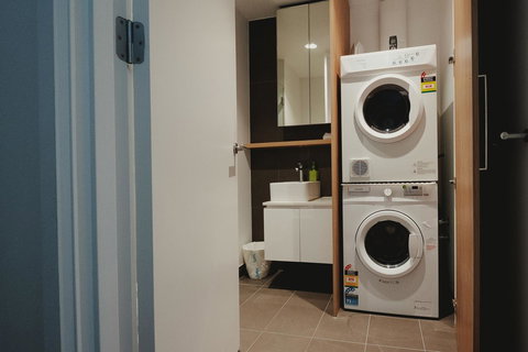 Mono Apartments On La Trobe Street - Maitland Accommodation 5