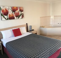Beachcomber Motel  Apartments - Maitland Accommodation
