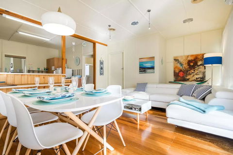 Nautique Beach House - Maitland Accommodation 1