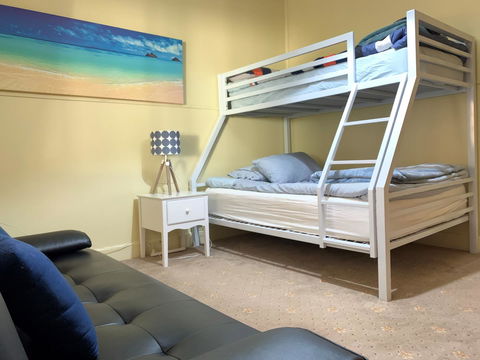 Nautique Beach House - Maitland Accommodation 9