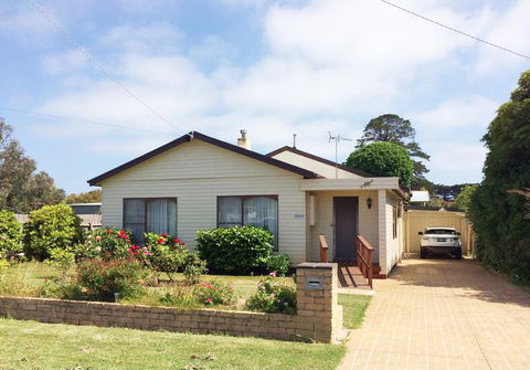 Nautique Beach House - Maitland Accommodation 21