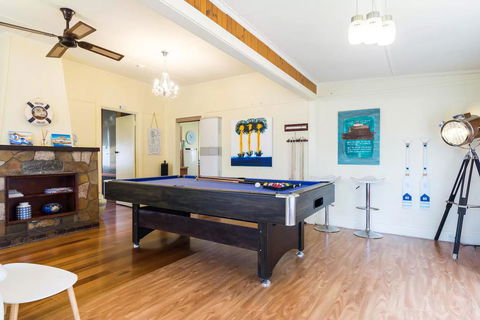 Nautique Beach House - Maitland Accommodation 5