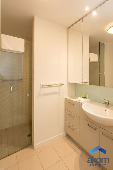 AKOM AT Docklands - Maitland Accommodation 9