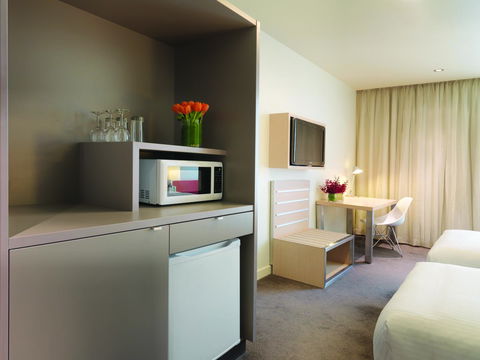 Travelodge Hotel Melbourne Docklands - Maitland Accommodation 5