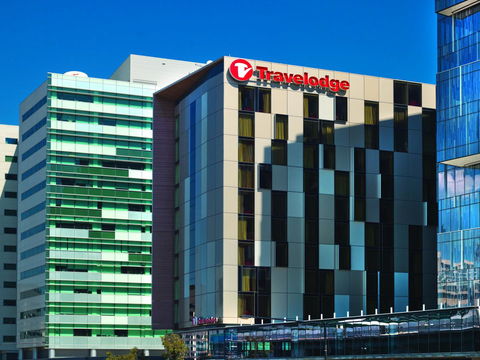 Travelodge Hotel Melbourne Docklands - Maitland Accommodation 4