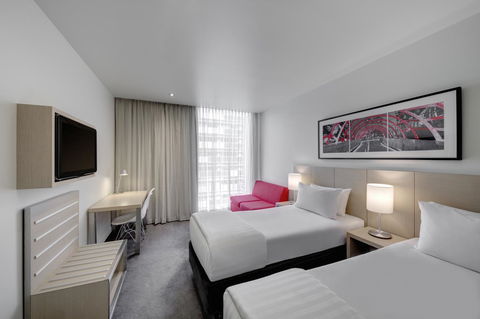 Travelodge Hotel Melbourne Docklands - Maitland Accommodation 2