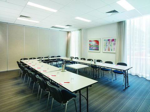 Travelodge Hotel Melbourne Docklands - Maitland Accommodation 11