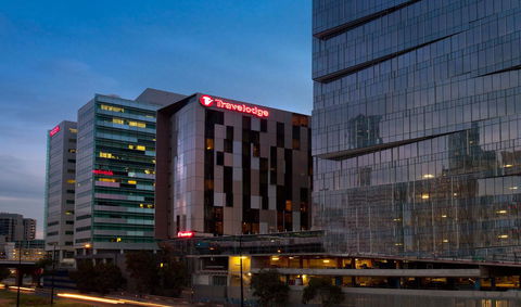 Travelodge Hotel Melbourne Docklands - Maitland Accommodation 23