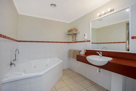 Comfort Inn Warrnambool International - Maitland Accommodation 11