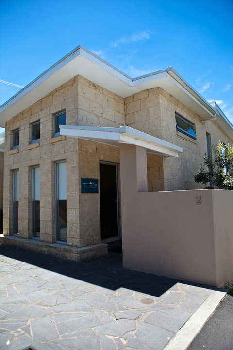 Battery Cove Beach Front Apartment - Maitland Accommodation 12