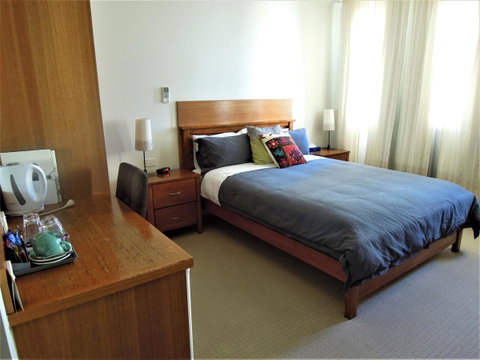 Plough Hotel - Maitland Accommodation 4