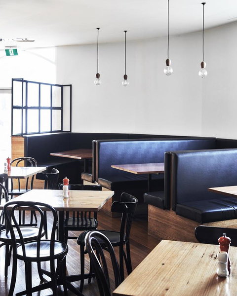 Plough Hotel - Maitland Accommodation 13