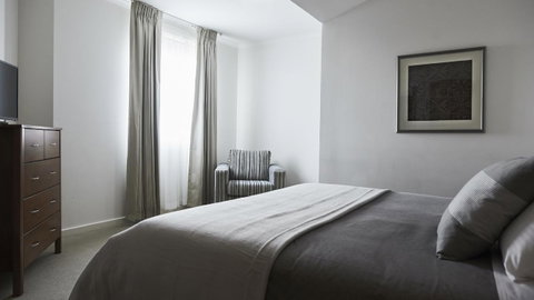 Plough Hotel - Maitland Accommodation 2