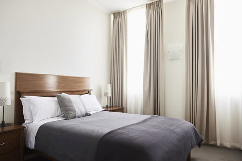 Plough Hotel - Maitland Accommodation 1