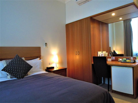 Plough Hotel - Maitland Accommodation 7