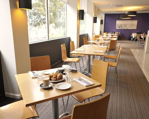 Mercure North Melbourne - Maitland Accommodation 3