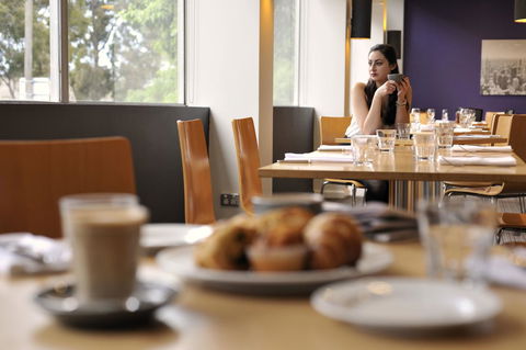 Mercure North Melbourne - Maitland Accommodation 11