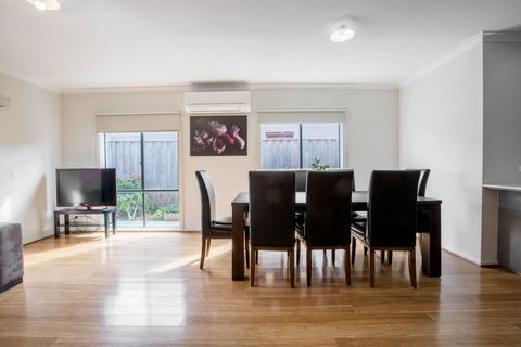 Holiday Rose - Maitland Accommodation 7