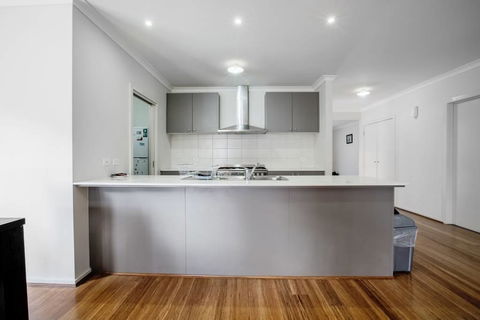 Holiday Rose - Maitland Accommodation 1