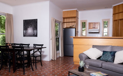 The Orchard House - Maitland Accommodation 13