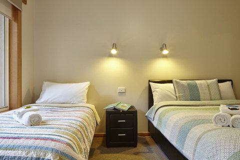 Goldfield Holiday Units - Maitland Accommodation 5