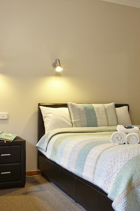 Goldfield Holiday Units - Maitland Accommodation 4