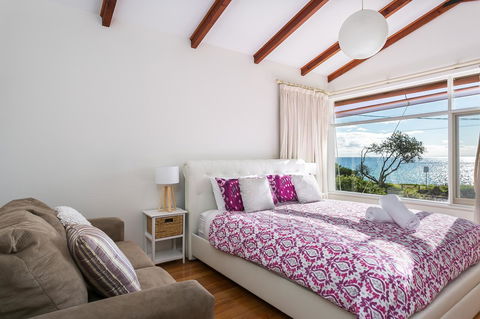 Beach Front Beauty - Ocean Front Views - Maitland Accommodation 7