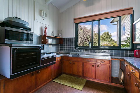 Beach Front Beauty - Ocean Front Views - Maitland Accommodation 8