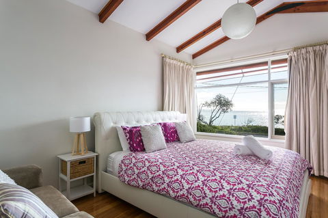 Beach Front Beauty - Ocean Front Views - Maitland Accommodation 9