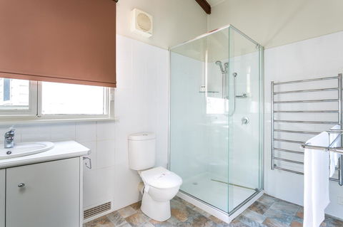 Beach Front Beauty - Ocean Front Views - Maitland Accommodation 13