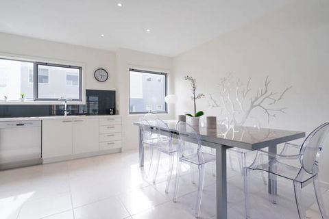 Marina Beach - Maitland Accommodation 8