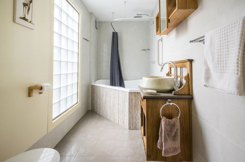 Azen Haven - Maitland Accommodation 6