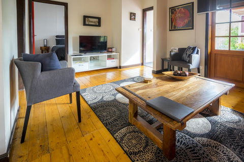 Azen Haven - Maitland Accommodation 7